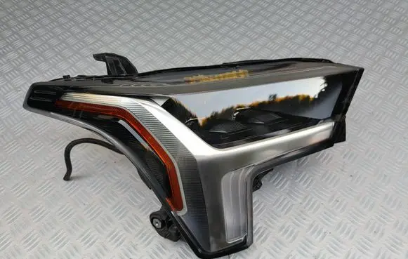 Toyota Tundra II Headlight/headlamp 