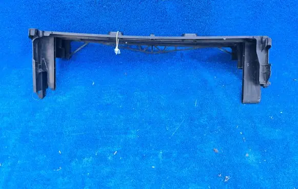 BMW 7 F01 F02 F03 F04 Radiator support slam panel bracket 7577117
