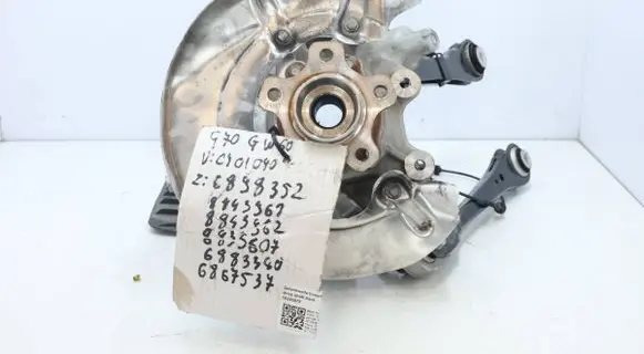 BMW 7 G70 Stub axle 6898352