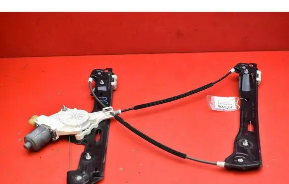 BMW 1 E81 E87 Front door window regulator with motor 0130822227