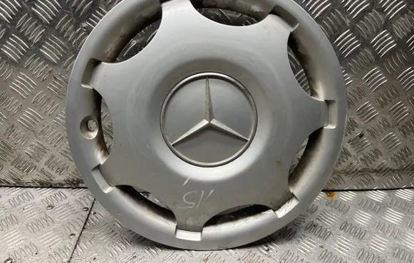 Mercedes-Benz A W169 R15 wheel hub/cap/trim 2034010024