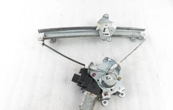 Mitsubishi Outlander Rear door window regulator with motor MR573888RH