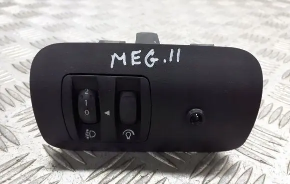 Renault Megane II Headlight level height control switch 8200176081