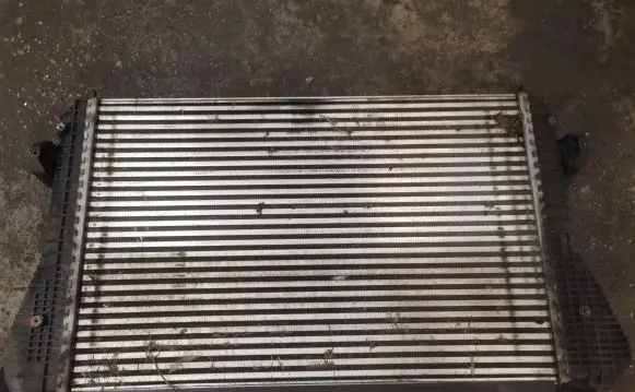 Volkswagen Golf V Intercooler radiator