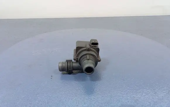 BMW X6 E71 Water pump 7629913