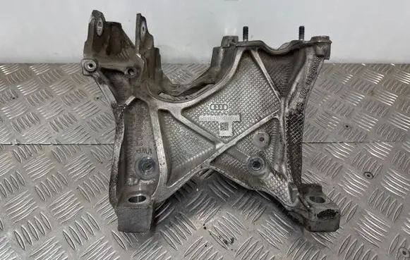 Audi A4 S4 B9 8W Engine mounting bracket 8W0399295E