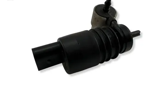 Volkswagen Touareg II Windscreen/windshield washer pump 1K6955651