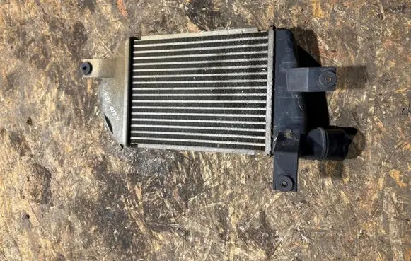 Mitsubishi L200 Intercooler radiator 071010