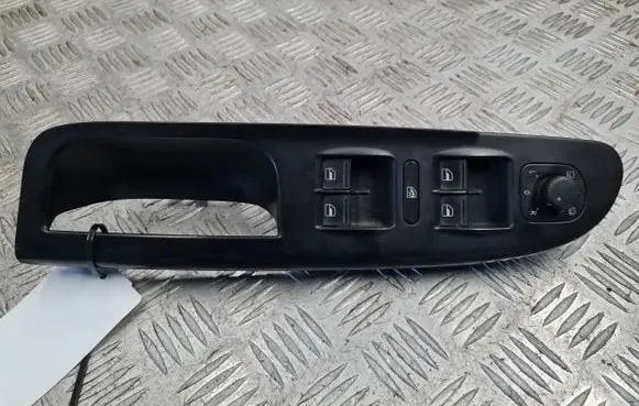 Volkswagen PASSAT B6 Electric window control switch