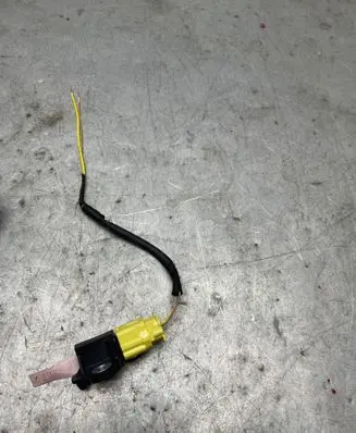 Renault Koleos II Airbag deployment crash/impact sensor 988303RA0A 09032020 FA3RA209030D85