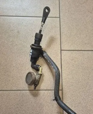 Hyundai ix35 Clutch slave cylinder 