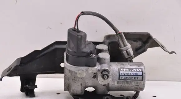 Toyota Prius (XW20) Master brake cylinder 4727047010