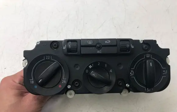 Volkswagen PASSAT B6 Climate control unit