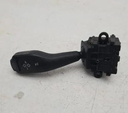 BMW 5 E39 Indicator stalk 8363668K 01104010