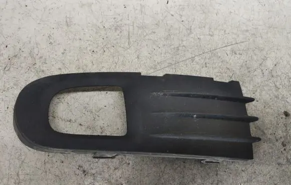 Volvo V50 Front fog light trim/grill