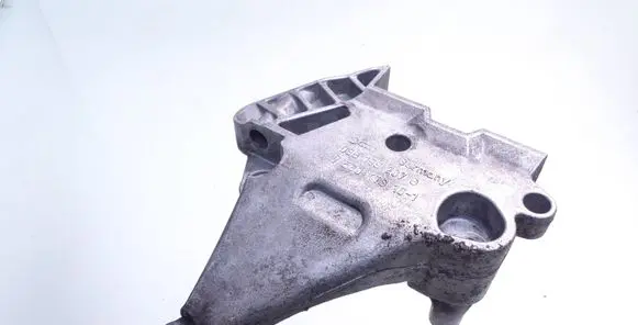 Volkswagen PASSAT B6 Engine mounting bracket 03G199207G