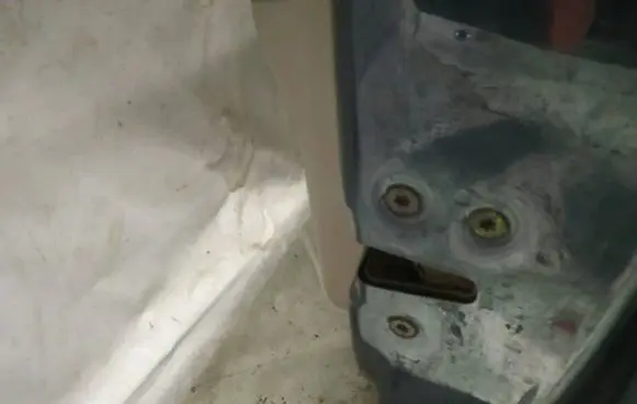 Volvo V50 Front door lock