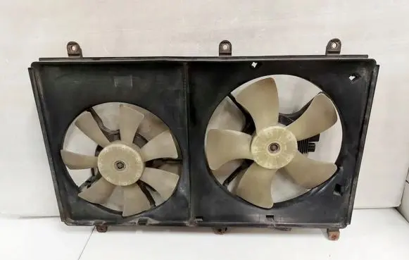 Mitsubishi Grandis Electric radiator cooling fan