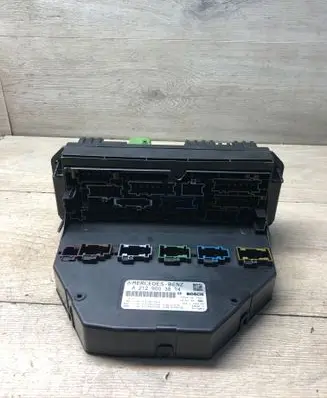 Mercedes-Benz E W212 Fuse module A2129003814 A2129020806 A2129015504