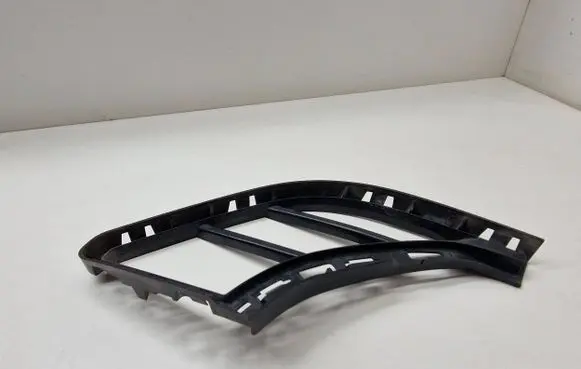 BMW i4 Front bumper lower grill 8081681