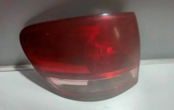 Toyota Avensis Verso Rear/tail lights