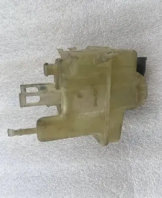 BMW 3 E46 Brake fluid reservoir 32066792