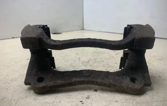 Toyota Corolla Verso AR10 Front Brake Caliper Pad/Carrier 