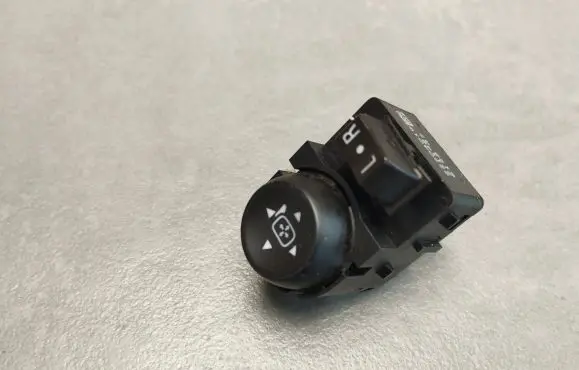 Opel Insignia A Wing mirror switch 23204016 612843