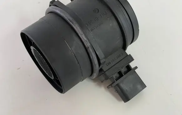 BMW 1 E81 E87 Mass air flow meter 0281006146 8509724