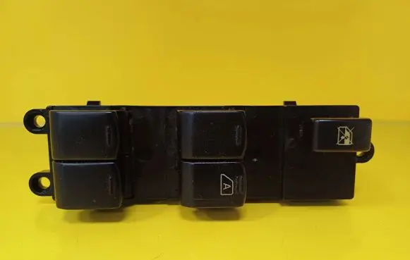 Nissan Note (E11) Electric window control switch 254019U00B