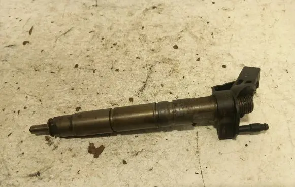 Mercedes-Benz S W221 Fuel injector 0445115064