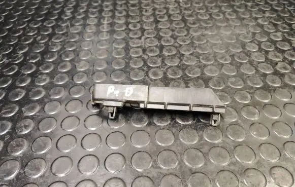 Audi A8 S8 D4 4H Front bumper mounting bracket 4H0807284A