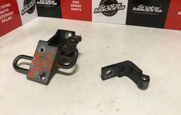 Audi A8 S8 D3 4E Rear door lower hinge 4E0833412C