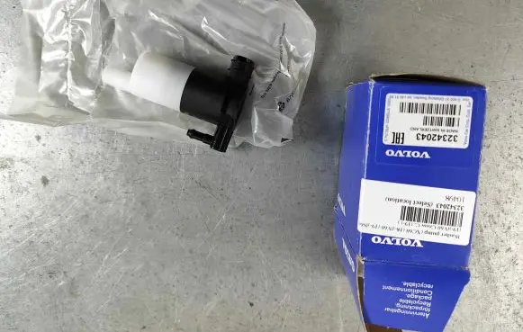 Volvo XC60 Headlight washer pump 32342043 32262083 31662340