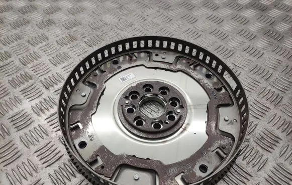 Nissan X-Trail T32 Flywheel 123112580R