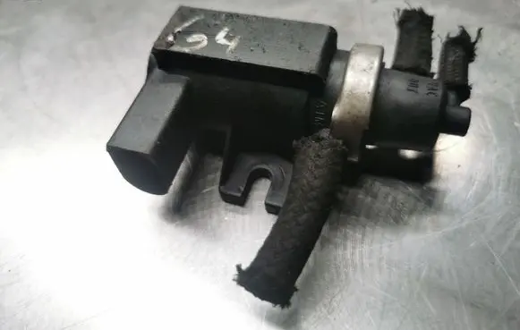 Volkswagen Golf IV Turbo solenoid valve