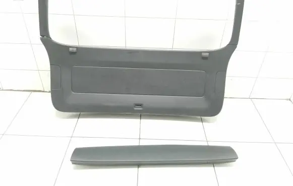 Volkswagen Tiguan Tailgate/boot lid cover trim 5N0867601 5N0867704A 5N0867703A