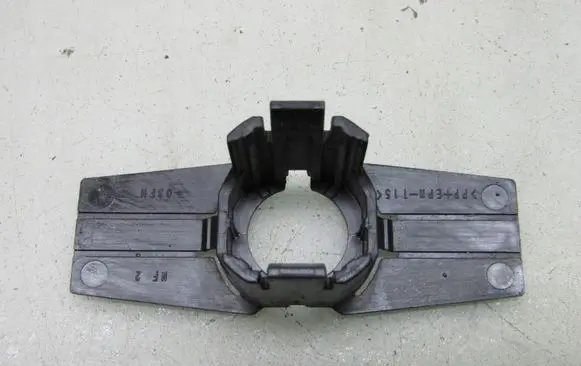Nissan Leaf II (ZE1) Fog light bracket 