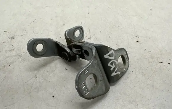 Opel Astra K Rear door upper hinge