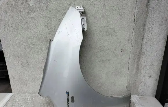 Toyota Prius (XW50) Fender