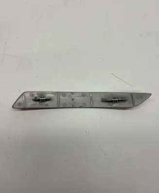 BMW 6 F12 F13 Rear tail light reflector 7210587
