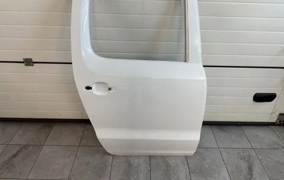 Volkswagen Amarok Rear door