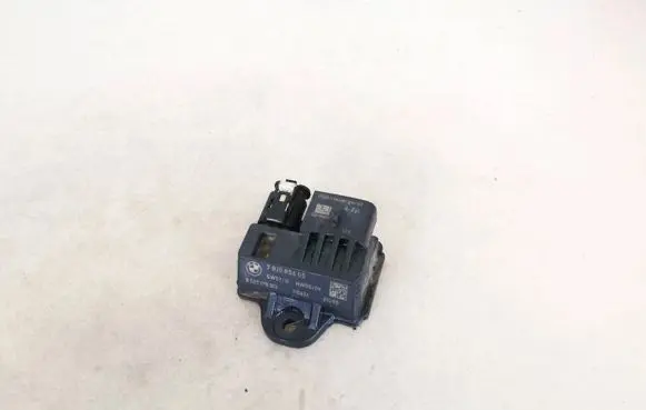BMW 5 GT F07 Glow plug pre-heat relay 781085605 0522120103