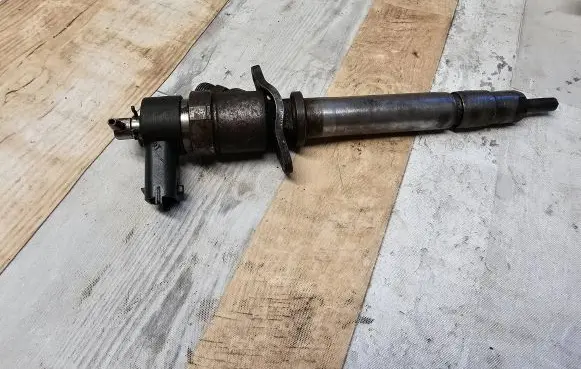 Volvo V70 Fuel injector 0445110078