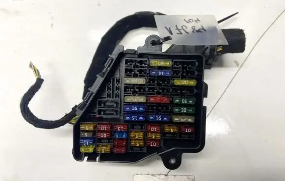 Volkswagen PASSAT B5.5 Fuse box set tab004827tf