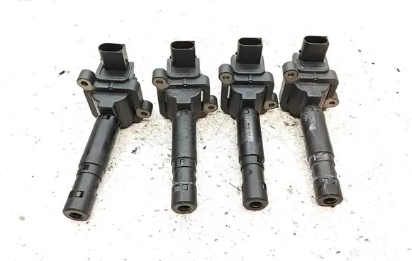 Mercedes-Benz C W204 High voltage ignition coil A0001501580 0040100042 05T3552