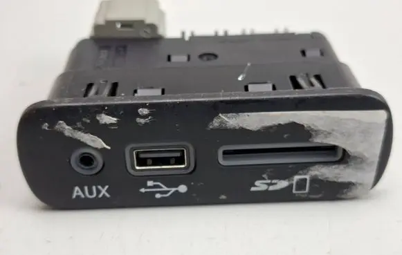 Dodge Challenger USB socket connector 68206384AC 3506137102 07091700469