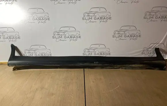 Sill/side skirt trim