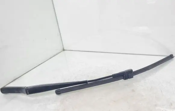 Skoda Octavia Mk2 (1Z) Front wiper blade arm 1Z1955409