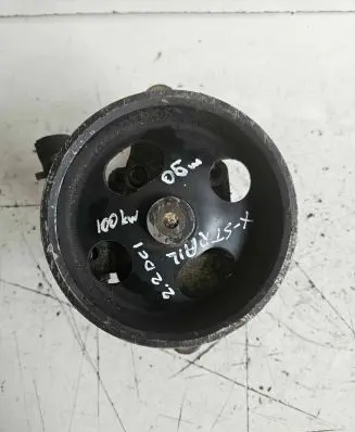 Nissan X-Trail T30 Power steering pump